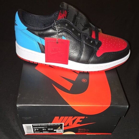 NIKE AIR JORDAN 1 RETRO LOW OG - Picture 1 of 3